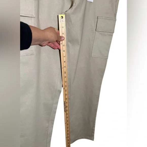 DKNY Men's Khaki Cargo Pants,Size 36 X 32,NWT - Picture 9 of 10